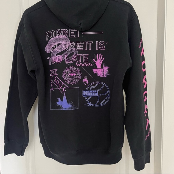 Black men’s size S hoodie with graphics - Picture 11 of 11